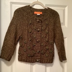 Cynthia Steff Cropped sweater, khaki colored with some brown running thru